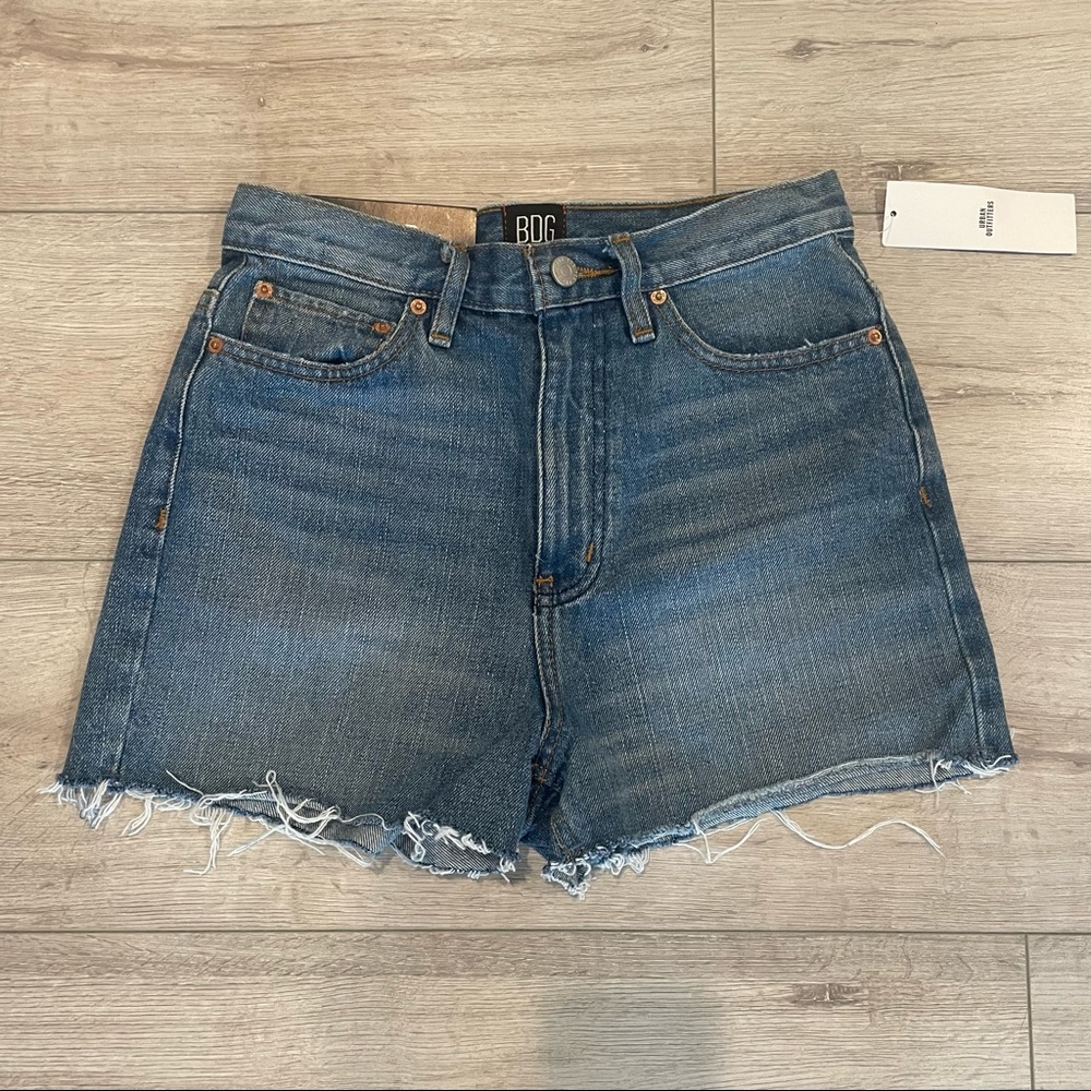 BDG Girlfriend High-Rise Jean Shorts: 26